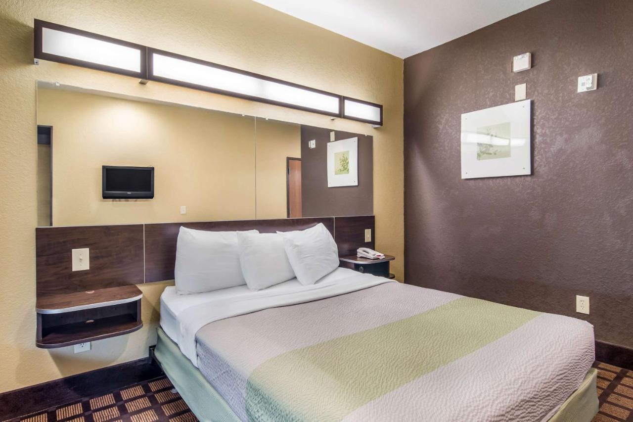 6-canton, Ga Hotel
